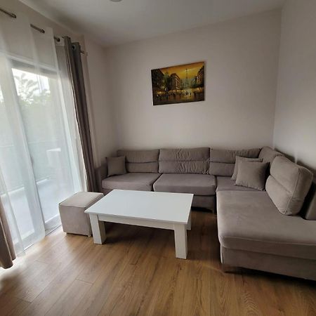 Enes Apartment Tirane Esterno foto