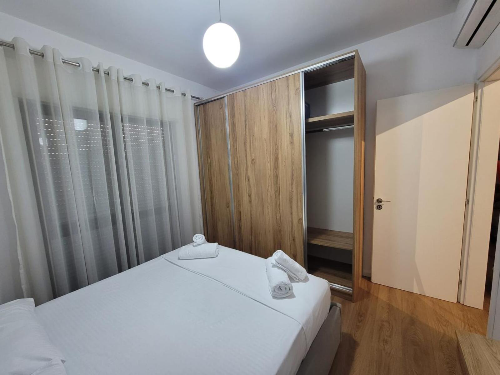 Enes Apartment Tirane Esterno foto